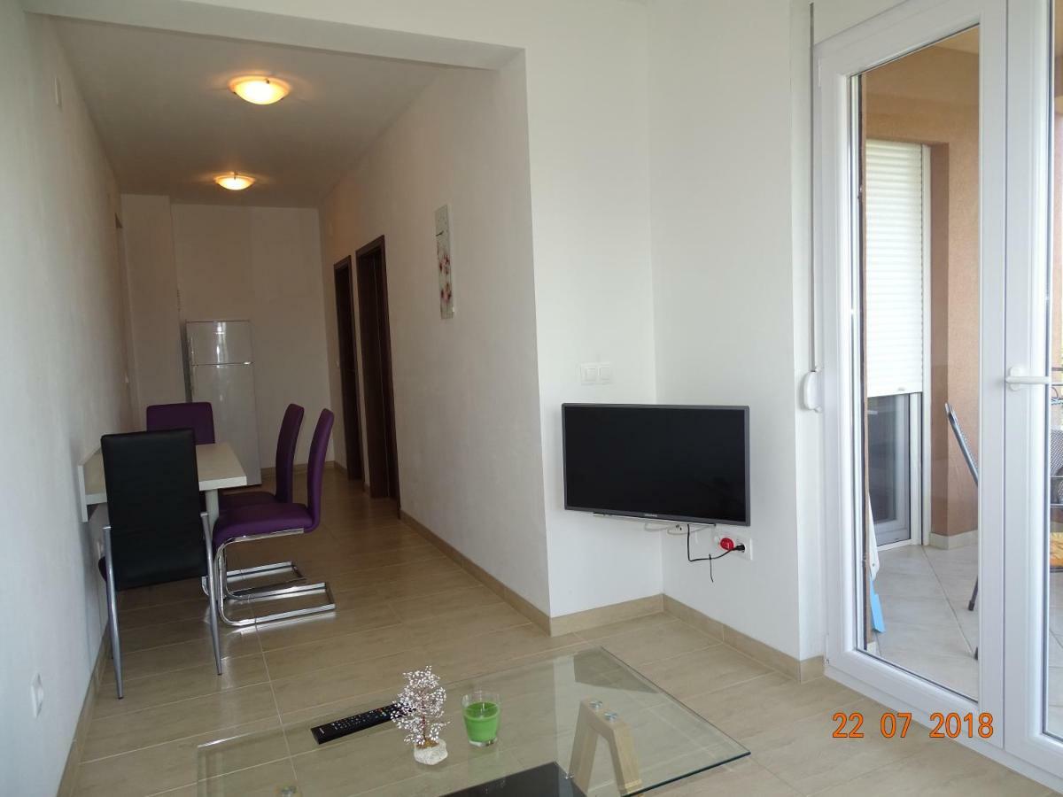 Apartments Borna Сукошан Экстерьер фото